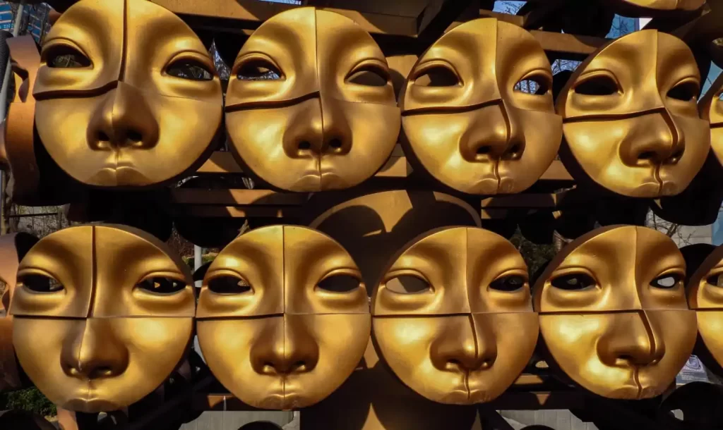 Winners Face sculpture by Yi Chul Hee, Seoul, Korea